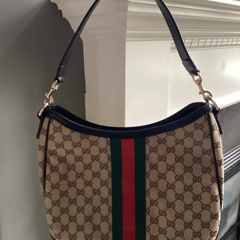 😍🎁AUTHENTIC!! BNNT! GUCCI GG Canvas Web Sherry Shoulder Bag.